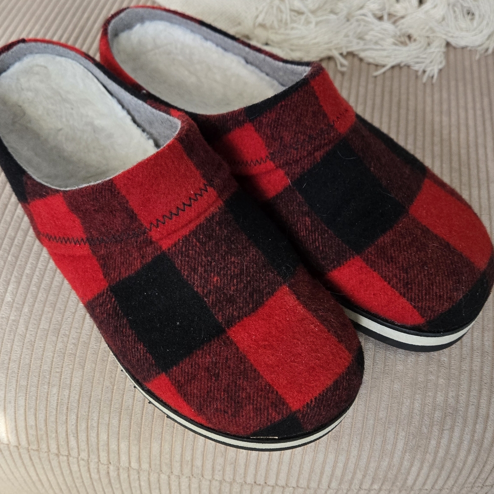Merrell Juno Red and Black Plaid Slippers